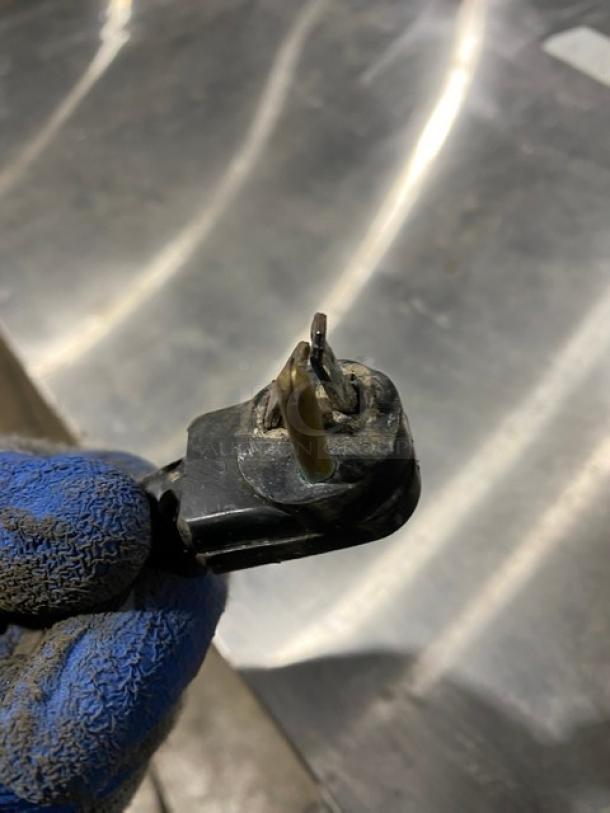 True Commercial Undercounter Double Door Lowboy/Worktop Cooler Refrigerator! All Stainless Steel! With Poly Coated Racks! 115V 1 Phase! Model: TUC-60 SN: 1-3831071! - Image 7 of 7