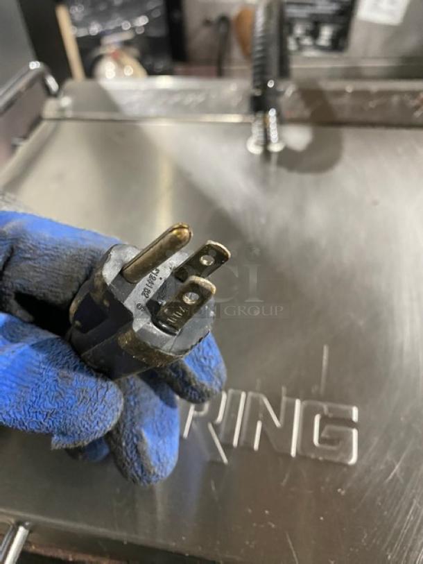 Waring Commercial Electric Powered Stainless Steel Countertop Panini Sandwich Press Grill! 120V! Model: WPG250! - Image 8 of 8