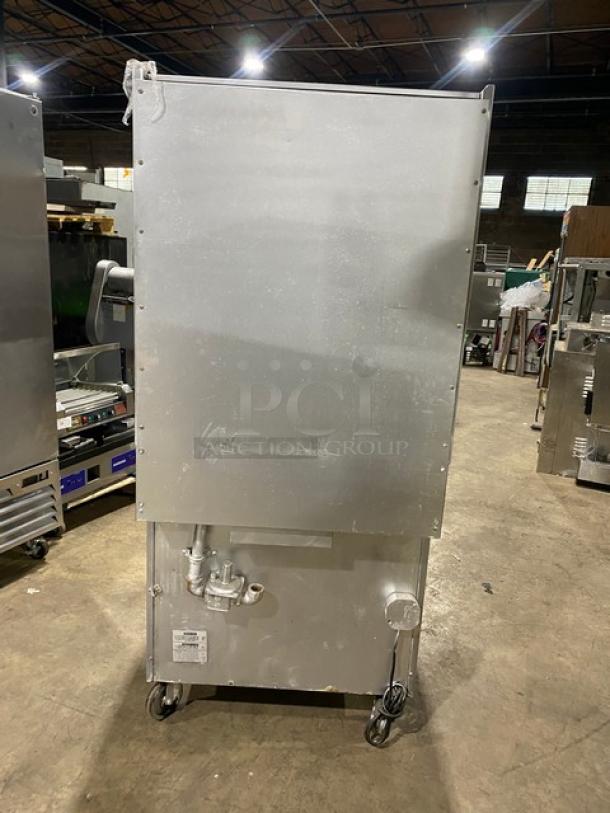 SouthBend Platinum Series Commercial Stainless Steel Natural Gas Powered Heavy Duty 6 Burner Range! With Full Size Oven Underneath! With Back Splash! With Metal Oven Rack! Model: P32D-BBB SN: 05M09248! 120V 1 Phase!  On Casters! - Image 3 of 12