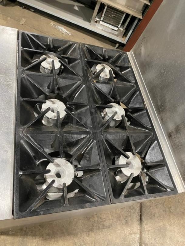 SouthBend Platinum Series Commercial Stainless Steel Natural Gas Powered Heavy Duty 6 Burner Range! With Full Size Oven Underneath! With Back Splash! With Metal Oven Rack! Model: P32D-BBB SN: 05M09248! 120V 1 Phase!  On Casters! - Image 5 of 12