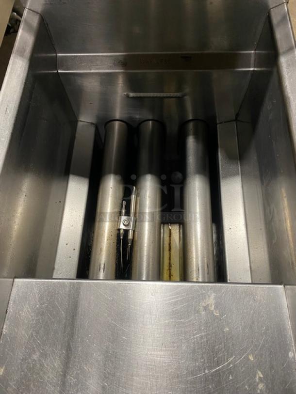 Royal Commercial Stainless Steel Natural Gas Powered Floor Style Deep Fat Fryer! With Back Splash! With 2 Frying Baskets! On Casters!  SN: 272620! - Image 6 of 9