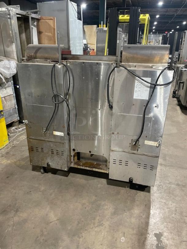 Sweet! Frymaster Commercial Natural Gas Powered 2 Bay Deep Fat Fryer! With Middle Dumping Station! With Back Splash! All Stainless Steel! With Grease Filter Underneath! On Casters! 110-120V! Model: FM245EBLMSC SN: 0012GI0053! - Image 3 of 14