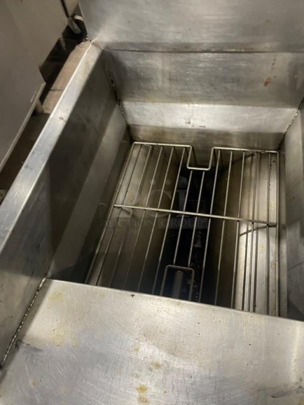 Sweet! Frymaster Commercial Natural Gas Powered 2 Bay Deep Fat Fryer! With Middle Dumping Station! With Back Splash! All Stainless Steel! With Grease Filter Underneath! On Casters! 110-120V! Model: FM245EBLMSC SN: 0012GI0053! - Image 7 of 14