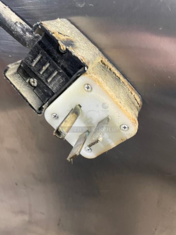 SWEET! Nu-Vu Commercial Electric Powered Full Height Slo'Cook-N-Hold Oven! All Stainless Steel! With Chrome Oven Racks! With Removable Safe-Drip Tray! On Casters! 208V 1Phase! Model: SC-14 SN: 706150010916! Working When Removed! - Image 9 of 9