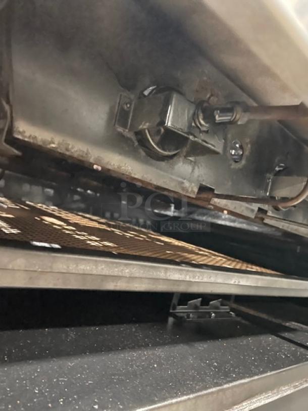 US Range Commercial Natural Gas Powered Char Broiler Grill! With Back & Side Splash! With Enclosed Storage Base Underneath! All Stainless Steel! On Legs! - Image 8 of 9