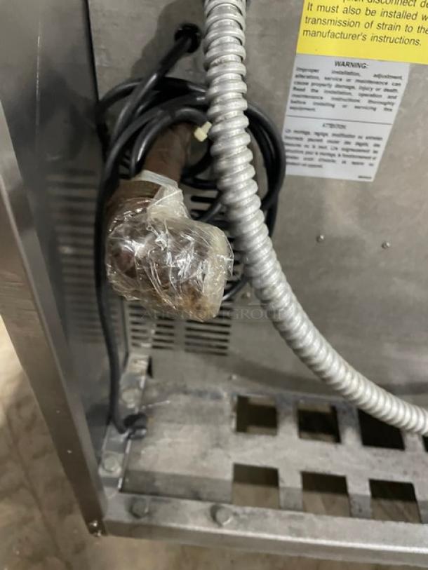 Bakers Pride Commercial Stainless Steel Natural Gas Powered Single Stack Convection Oven! With Wire Oven Racks! With Legs! 120V! Model: BCO11G SN: 555031306004! - Image 9 of 9