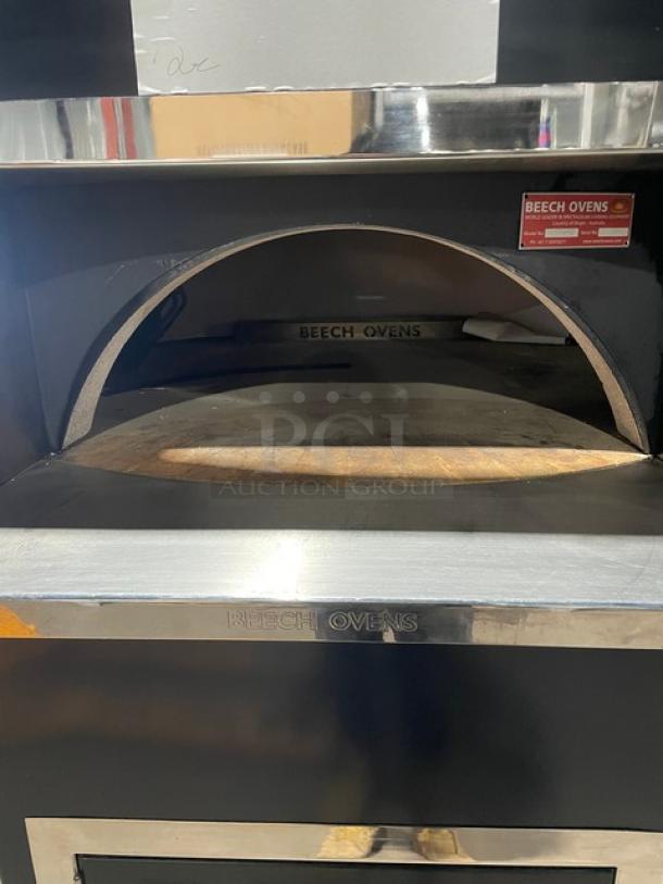 New! Scratch-N-Dent! Beech Ovens Commercial Natural Gas Powered/Wood Fired  Round Stone Hearth Oven! With Stainless Steel Pizza Peel, Wire Brush & Coal Shovel! 120/110V! Model: RND1300-1003 / C0184847 SN: 0000033381 TE! - Image 5 of 14