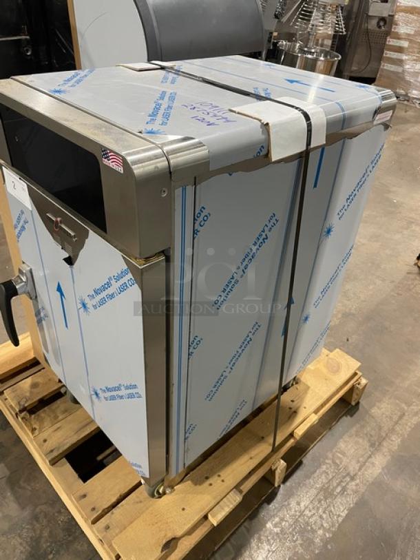 New! Scratch-N-Dent! 2021! Alto-Shaam Halo Heat Series Commercial Stainless Steel Electric Powered Smoker/Roaster/Cook-N-Hold Oven! With Deluxe Controls! On Casters! 120V 1 Phase! Model: 500-TH DX SN: 2875494-000! - Image 2 of 11
