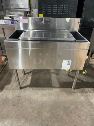 Brand New! Scratch-N-Dent! 2023! GlasTender Commercial Stainless Steel Underbar Ice Bin! With 10-Circuit Cold Plate! With Back Splash! With Drain! Model: IBA-36-CP10! On Legs! - Item #1151726