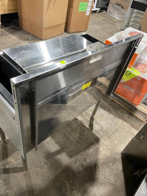 Brand New! Scratch-N-Dent! 2023! GlasTender Commercial Stainless Steel Underbar Ice Bin! With 10-Circuit Cold Plate! With Back Splash! With Drain! Model: IBA-36-CP10! On Legs! - Image 3 of 9