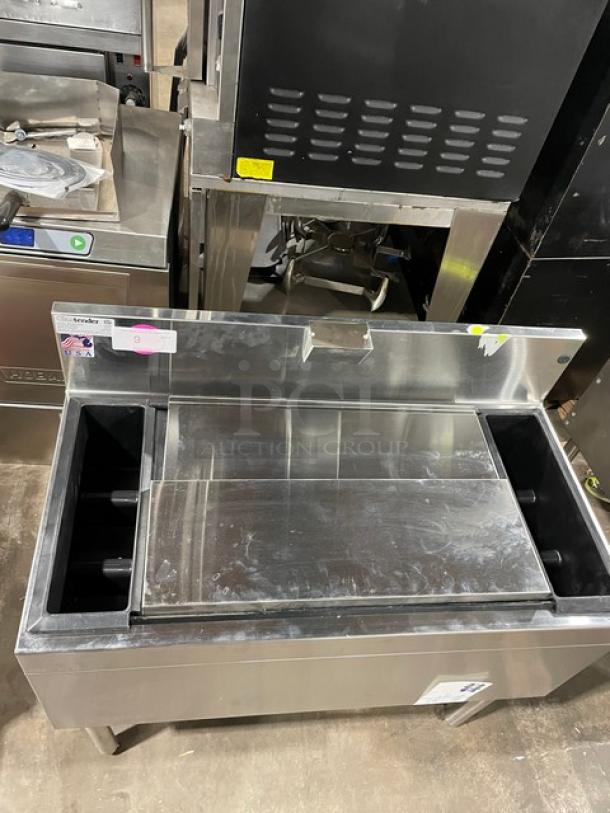 Brand New! Scratch-N-Dent! 2023! GlasTender Commercial Stainless Steel Underbar Ice Bin! With 10-Circuit Cold Plate! With Back Splash! With Drain! Model: IBA-36-CP10! On Legs! - Image 5 of 9