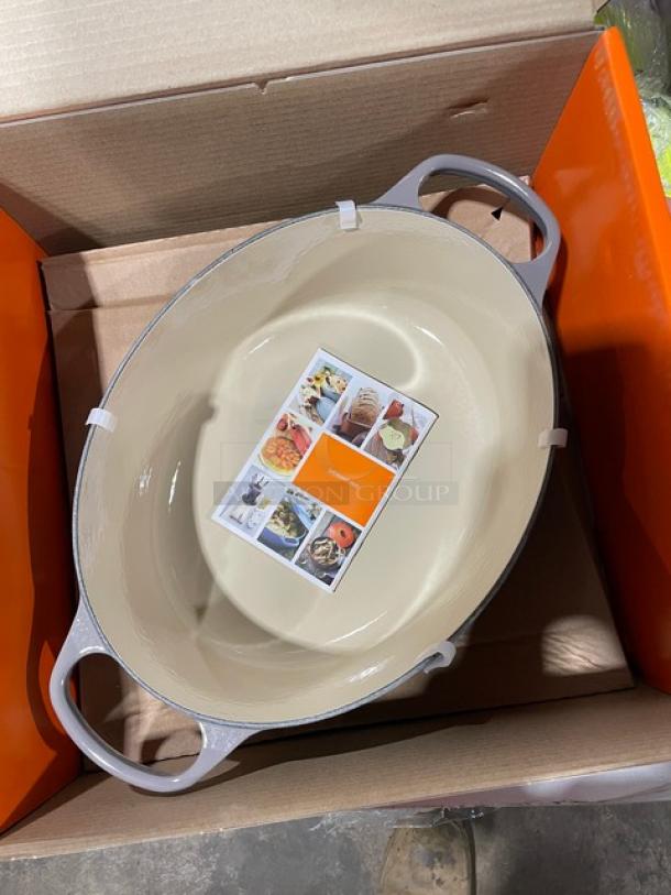 New In The Box! Le Creuset Commercial Enameled Cast Iron Signature Oval Dutch Oven! With Lid! Model: 22255! 2X Your Bid! - Image 3 of 11