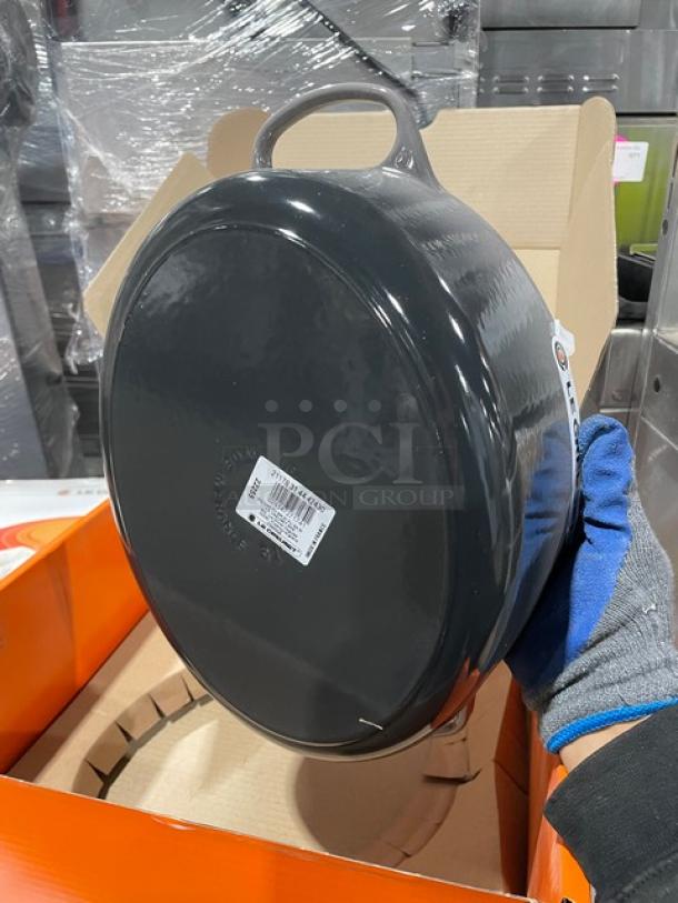 New In The Box! Le Creuset Commercial Enameled Cast Iron Signature Oval Dutch Oven! With Lid! Model: 22255! 2X Your Bid! - Image 5 of 11