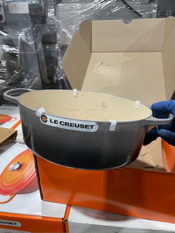 New In The Box! Le Creuset Commercial Enameled Cast Iron Signature Oval Dutch Oven! With Lid! Model: 22255! 2X Your Bid! - Image 4 of 11