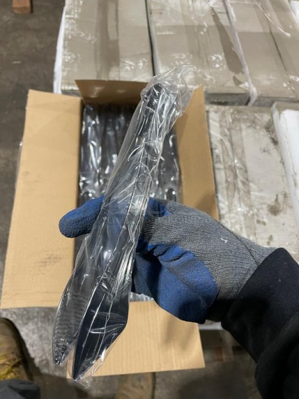 New In The Box! Reflections Commercial Heavyweight Plastic 9 Inch Serving Tongs! Model: RFTNG9! 55X Your Bid! - Image 7 of 9