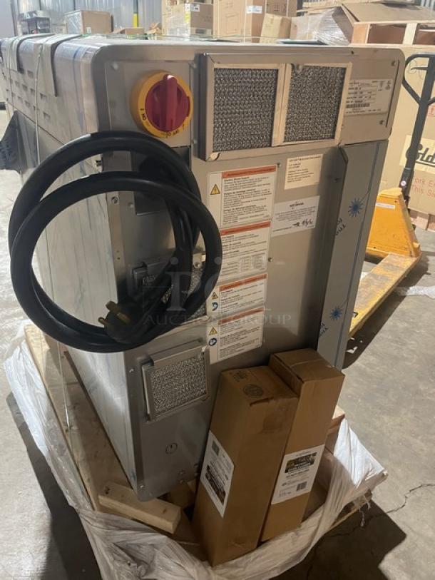 Brand New! Alto-Shaam! Late Model 2021! Vector H Series Commercial Stainless Steel Electric Powered Half Size Ventless Multi-Cook Oven! With 3 Individual Cooking Chambers! With Touchscreen Controls! With New In The Box Alto-Shaam Non-Caustic Oven Cleaner! Model: VMC-H3 SN: 3045839-1! 208-240V! On Legs! - Image 3 of 11