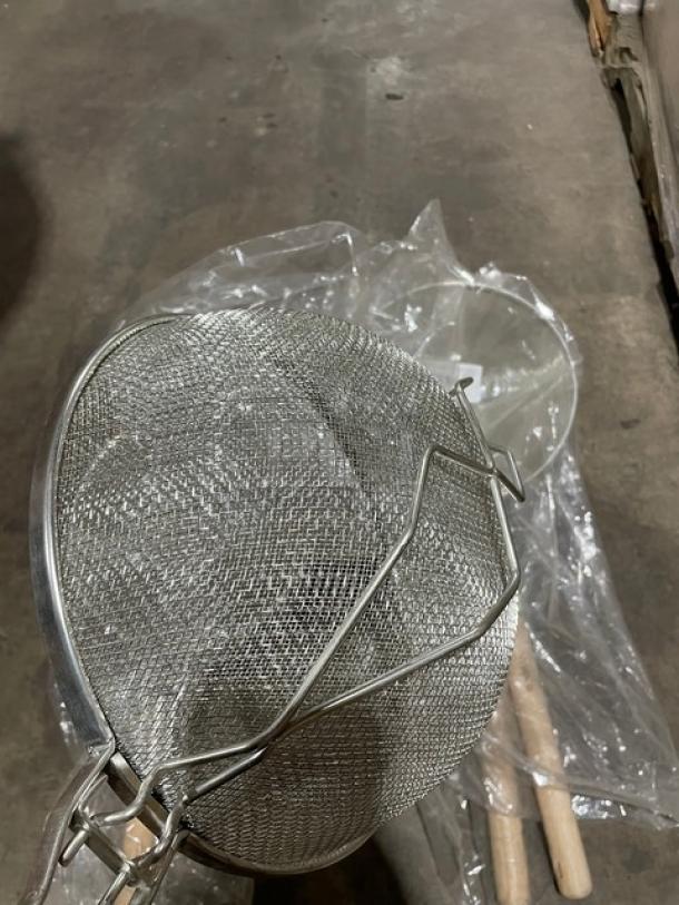 New! Winco Commercial Round Mesh Strainer! With Wooden Handle! 4x Your Bid! - Image 3 of 5