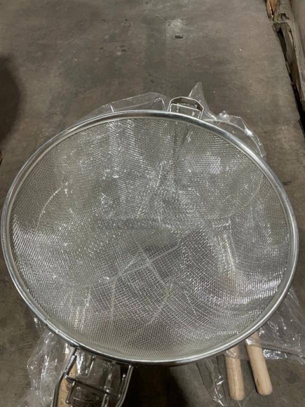 New! Winco Commercial Round Mesh Strainer! With Wooden Handle! 4x Your Bid! - Image 4 of 5
