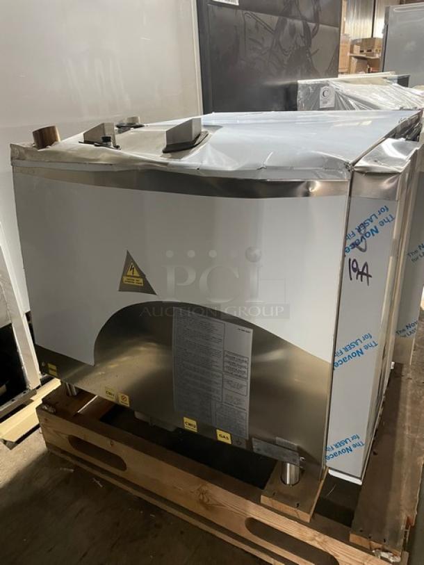 New! Scratch-N-Dent! Electrolux Air-O-Steam Touchline Series Commercial Stainless Steel Natural Gas-Powered Full-Size Combi Oven! With Wire Oven Racks! With Spray Hose! Model: AOS062GTP1 SN: 71910001! 120V! On Legs! - Image 4 of 15