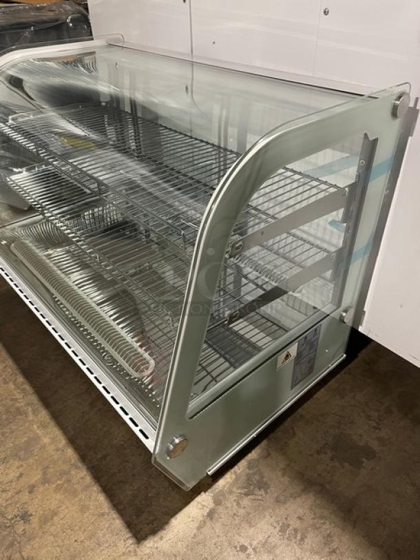 New! Scratch-N-Dent! Marchia Commercial White 36" Refrigerated Curved Glass Bakery Display Case! With LED Lighting! With Adjustable Wire Racks! With Rear Sliding Glass Doors! Model: MDC161! 110-120V! - Image 2 of 10