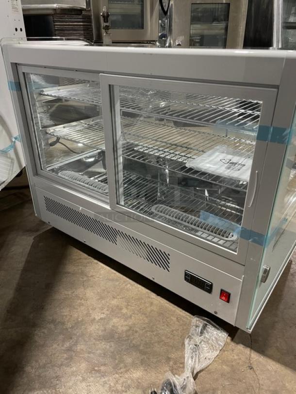 New! Scratch-N-Dent! Marchia Commercial White 36" Refrigerated Curved Glass Bakery Display Case! With LED Lighting! With Adjustable Wire Racks! With Rear Sliding Glass Doors! Model: MDC161! 110-120V! - Image 3 of 10