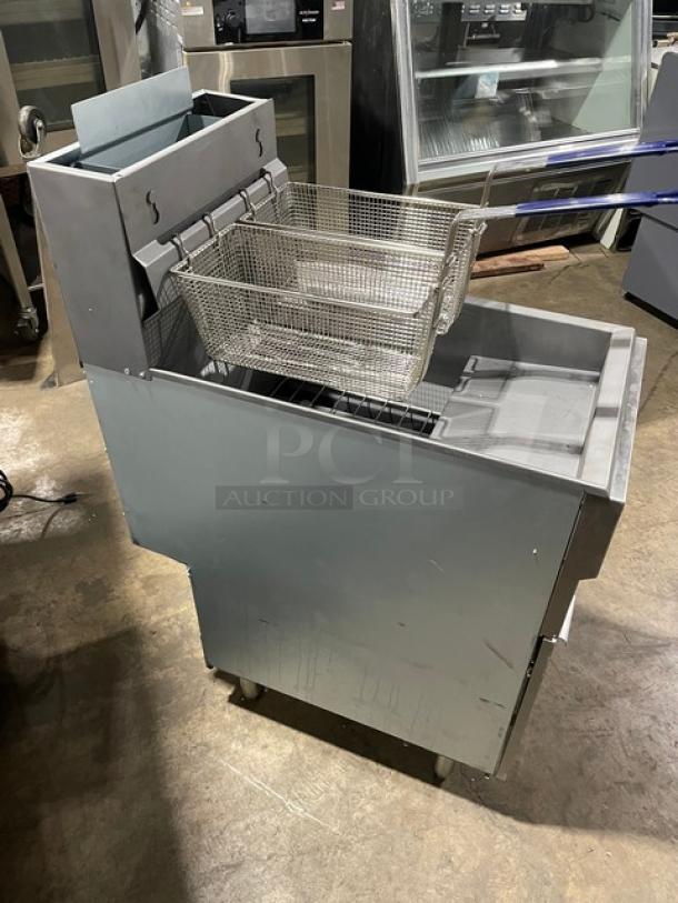 New! Scratch-N-Dent! Empura Commercial Stainless Steel Natural Gas Powered Floor Style Deep Fat Fryer! With Back Splash! With 2 Frying Baskets! Model: EGF-40/50_NAT SN: 2202005038! On Legs! - Image 4 of 11