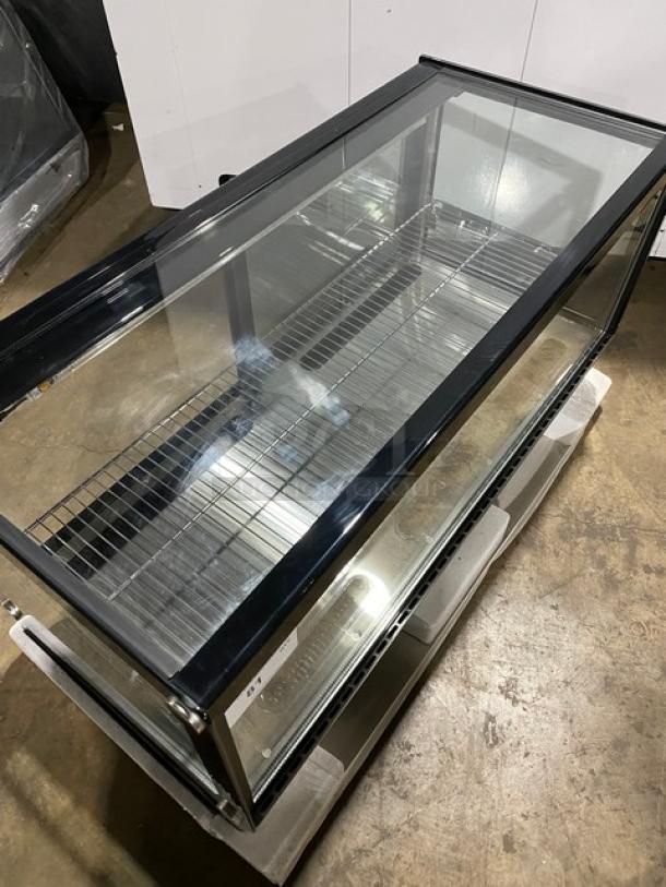 New! Scratch-N-Dent! Marchia Commercial Stainless Steel 48" Countertop Refrigerated Straight Glass Bakery Display/Showcase! With LED Lighting! With Adjustable Wire Rack! With Rear Sliding Glass Doors! Model: MDC260-ST! 110-120V! - Image 6 of 10