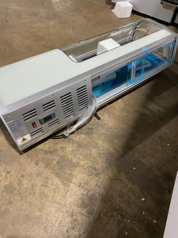 New! Scratch-N-Dent! Marchia Commercial Stainless Steel 46" Refrigerated 4-Pan Sushi Display/Showcase! With LED Lights! With Rear Sliding Glass Doors! With New Steam Table/Hotel Pans! Model: MSU140S! 110-120V! On Legs! - Image 3 of 13