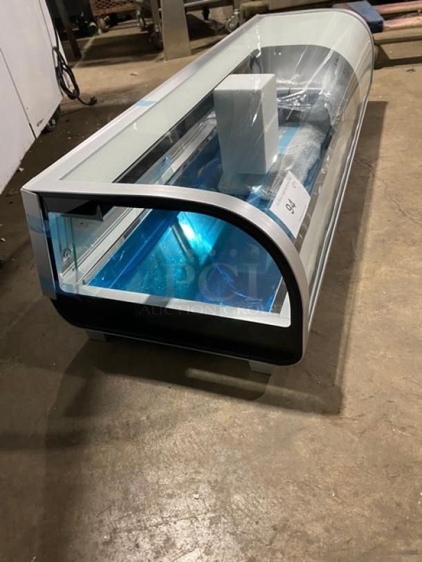 New! Scratch-N-Dent! Marchia Commercial Stainless Steel 46" Refrigerated 4-Pan Sushi Display/Showcase! With LED Lights! With Rear Sliding Glass Doors! With New Steam Table/Hotel Pans! Model: MSU140S! 110-120V! On Legs! - Image 4 of 13