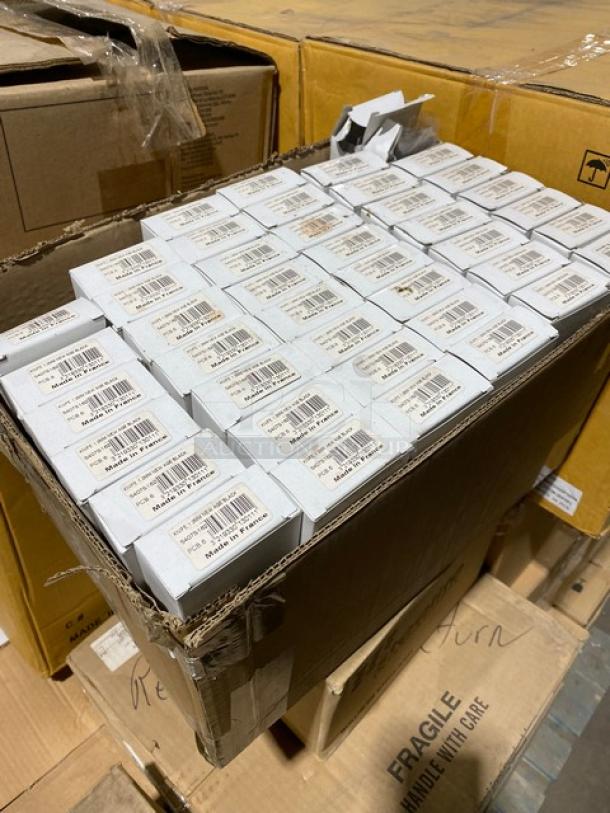 All New in The Box! High Quality Mixed Pallet! Steelite Laguiole Edition 9" Polished Black Finish Stainless Steel Prime Steak Knifes! With Steelite Taste Edition White 10" Coupe Plates! With Steelite Rona, Linea Umana Edition Full Bodied 30-1/2oz. Red Wine Glasses! With Steelite Maham Spice Sea Salt Edition 8.5oz. Cups! With Steelite Rene Ozorio Aura Edition Steelite 33oz. Lidded Porcelain Bowls! With Steelite American Basics Edition 8.5" Plates! With Diversified Ceramics White 6 Hole Escargot Plates! & More! 45X Your Bid! - Image 5 of 9