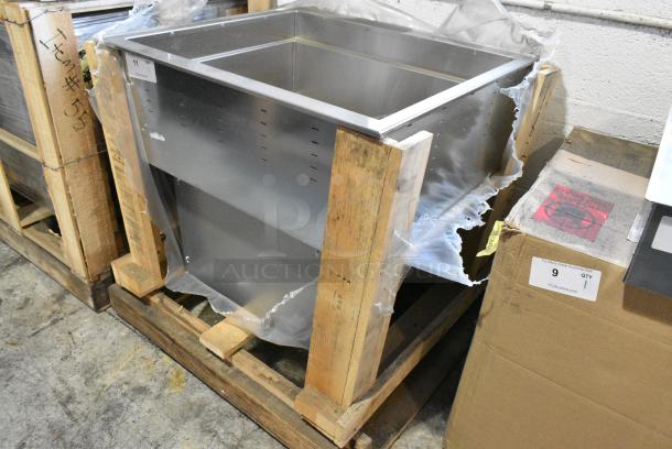 BRAND NEW IN CRATE Vollrath 36429 Stainless Steel Commercial Single Well Refrigerated Drop In . 120 Volts, 1 Phase. Tested and Working! - Image 2 of 5