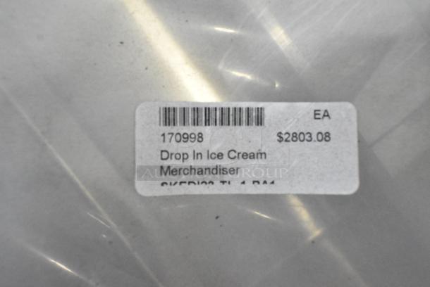 BRAND NEW IN CRATE! Silver King SKEDI23-TL-1-BA1 Stainless Steel Commercial Drop In Ice Cream Merchandiser. 115 Volts, 1 Phase. Tested and Working! - Image 2 of 9