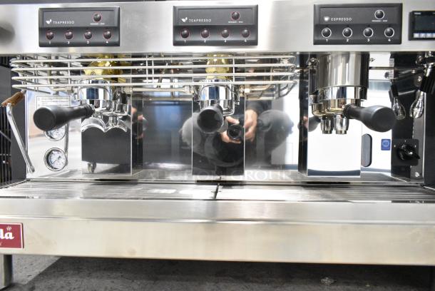 BRAND NEW SCRATCH AND DENT! Estella 236ECTPM3 Stainless Steel Commercial Countertop 3 Group Teapresso / Espresso Machine w/ 3 Portafilters and 2 Steam Wands. 220/240 Volts, 1 Phase. - Image 3 of 5