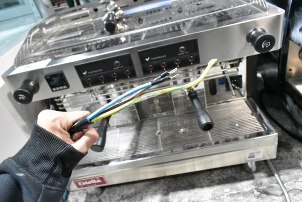 BRAND NEW SCRATCH AND DENT! Estella 236ECTPM2 Stainless Steel Commercial Countertop 2 Group Teapresso Machine w/ 2 Portafilters and 2 Steam Wands. 220/240 Volts, 1 Phase. - Image 4 of 6