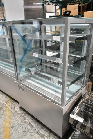BRAND NEW SCRATCH AND DENT! Avantco 193BCF36W 36" Curved Glass White Dry Bakery Display Case. 115 Volts, 1 Phase. Tested and Working!
