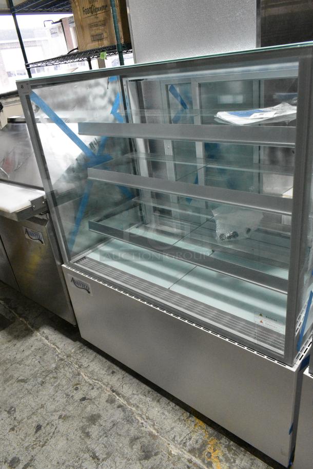 BRAND NEW SCRATCH AND DENT! Avantco 193BCF48W 48" White Dry Bakery Display Case. 115 Volts, 1 Phase. Tested and Working! - Image 1 of 4