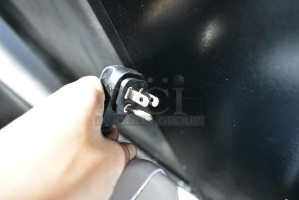 QBD CD10H Metal Commercial Single Door Reach In Cooler Merchandiser w/ Poly Coated Racks. 115 Volts, 1 Phase. Tested and Working! - Image 5 of 5