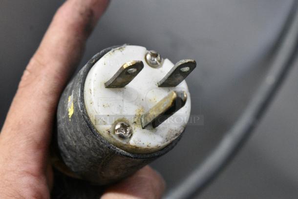 Hobart H-600 Metal Commercial 60 Quart Planetary Dough Mixer w/ Metal Bowl and Dough Hook Attachment. 230 Volts, 1 Phase. - Image 4 of 4