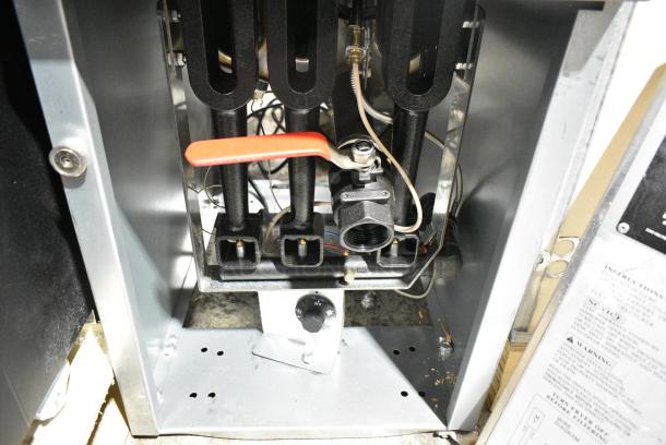 BRAND NEW SCRATCH AND DENT! 2024 Main Street 541FF40L Stainless Steel Commercial Floor Style Propane Gas Powered Deep Fat Fryer w/ 2 Metal Fry Baskets. 90,000 BTU. - Image 3 of 3