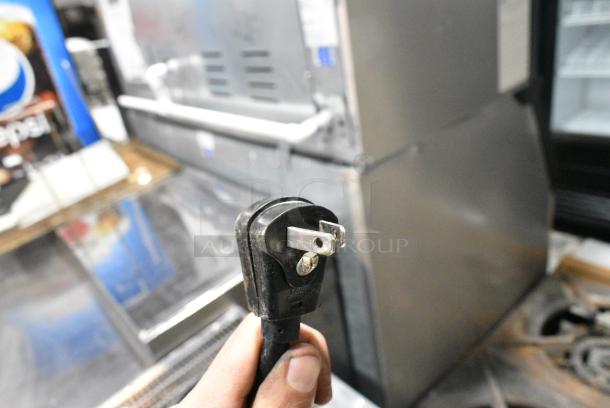 Glastender LC Stainless Steel Commercial Countertop Lettuce Crisper. 115 Volts, 1 Phase. Tested and Working! - Image 3 of 5