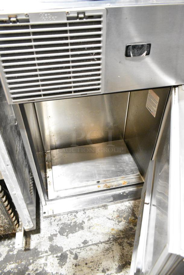 Glastender LC Stainless Steel Commercial Countertop Lettuce Crisper. 115 Volts, 1 Phase. Tested and Working! - Image 4 of 5