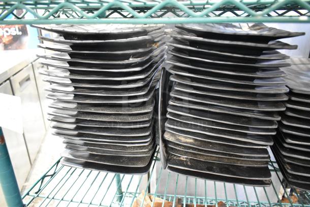 ALL ONE MONEY! Tier Lot of Various Items Including Ceramic Black Dishes - Image 3 of 4