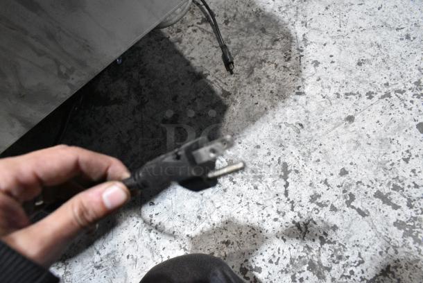 BSL-288X-3000 Metal Round Single Burner Induction Range in Frame. 220 Volts. - Image 2 of 4