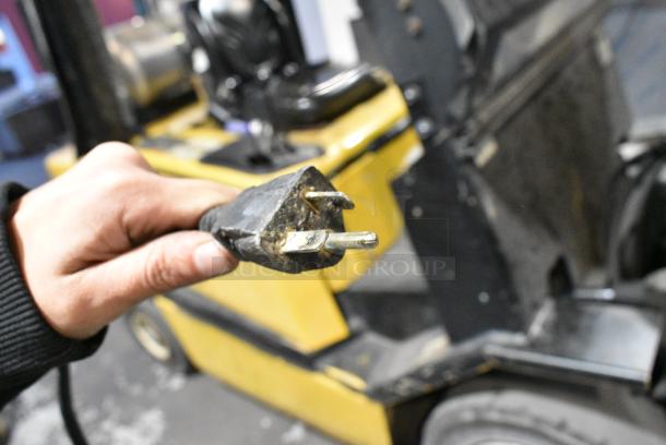 Avantco Stainless Steel Commercial Countertop Electric Powered Flat Top Griddle. - Image 3 of 3