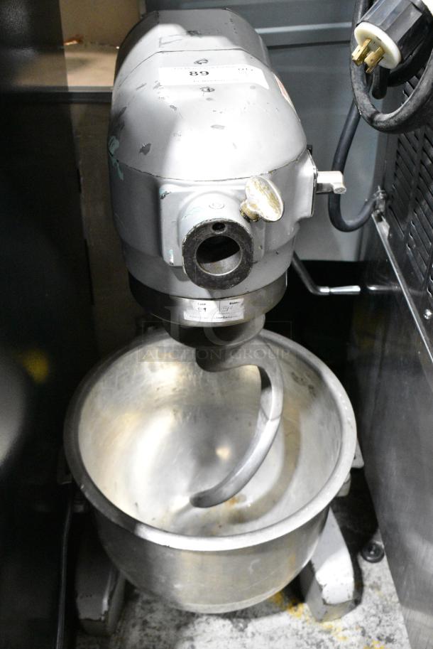Hobart A-200 Metal Commercial Countertop 20 Quart Planetary Dough Mixer w/ Metal Mixing Bowl and Dough Hook Attachment. 115 Volts, 1 Phase. Tested and Powers On But Parts Do Not Move - Image 2 of 5