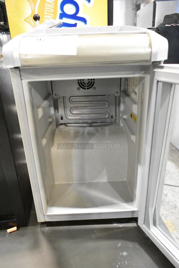 Baby GDC RB-GDC ECO LED Metal Mini Cooler Merchandiser. 115 Volts, 1 Phase. Tested and Working! - Image 2 of 4