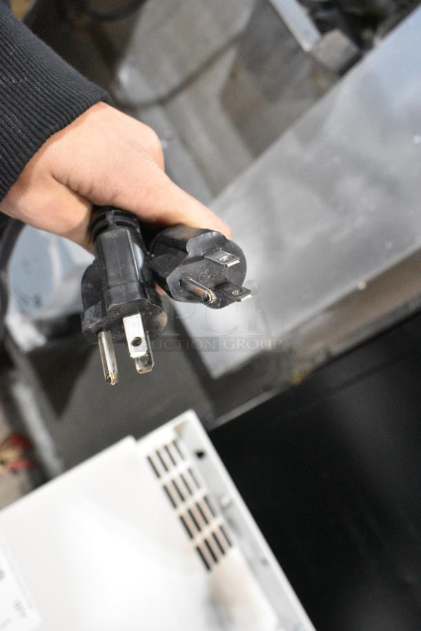 BRAND NEW SCRATCH AND DENT! 2024 Crosson CPO-320 Stainless Steel Commercial Countertop Electric Powered Double Stack Pizza Oven w/ Broken Cooking Stones. 120 Volts, 1 Phase. Tested and Working! - Image 4 of 5