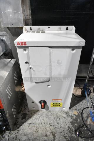BRAND NEW! ABB ACH550-BDR-08A8-4+B058+F267 Transfer Switch