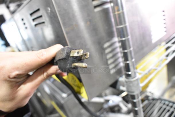 Qualite FW-1200WF Stainless Steel Commercial Countertop Food Warmer. 120 Volts, 1 Phase. Tested and Working! - Image 3 of 4