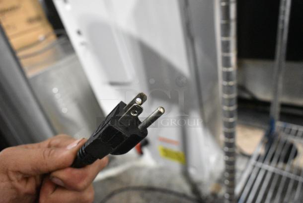 Avantco 177F102 Stainless Steel Commercial Countertop Electric Powered 2 Bay Fryer w/ 2 Metal Fry Baskets. 120 Volts, 1 Phase. - Image 5 of 5